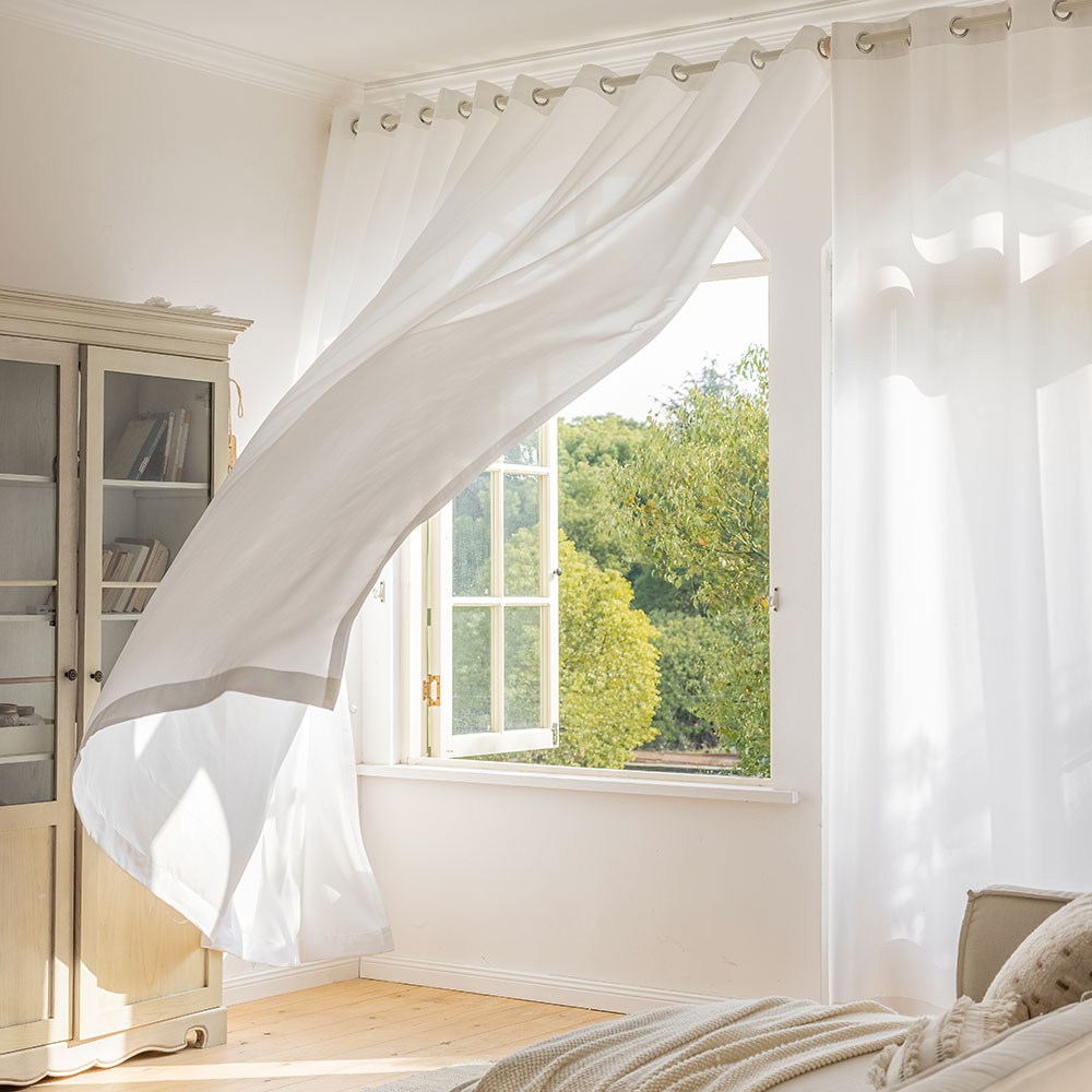 비침없는 휴식을 위한 사라하우스 도톰차르르 아일렛 커튼