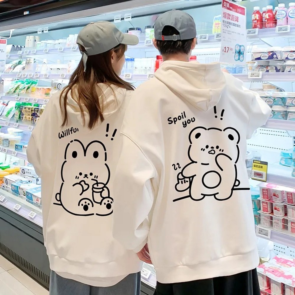 따뜻함과 귀여움을 담은 곰돌이 기모 후드티, 지금 1+1 혜택으로 만나보세요!