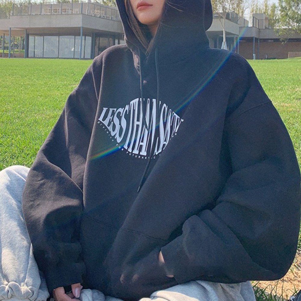 따뜻함과 스타일, 두 마리 토끼를 잡는 주디앤 기모 후드 티셔츠!