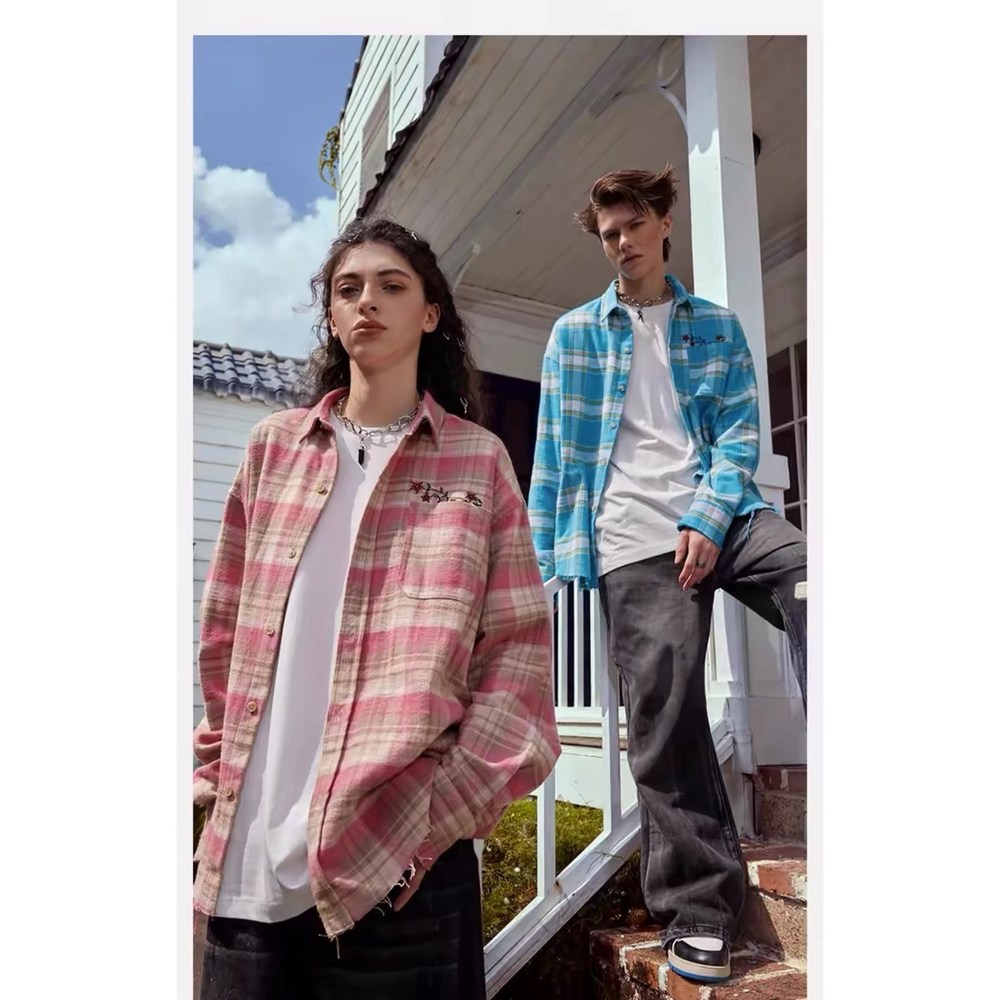 핑크빛 사랑을 담은 커플 루즈핏 체크 셔츠
