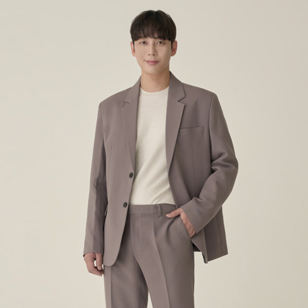 세련된 스타일을 완성하는, 가성비 끝판왕 카키 블레이저!