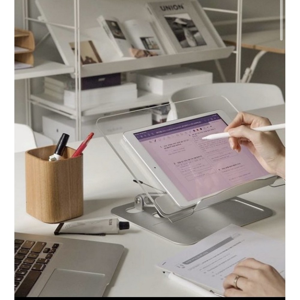 독서의 즐거움을 배가시키는 투명독서대