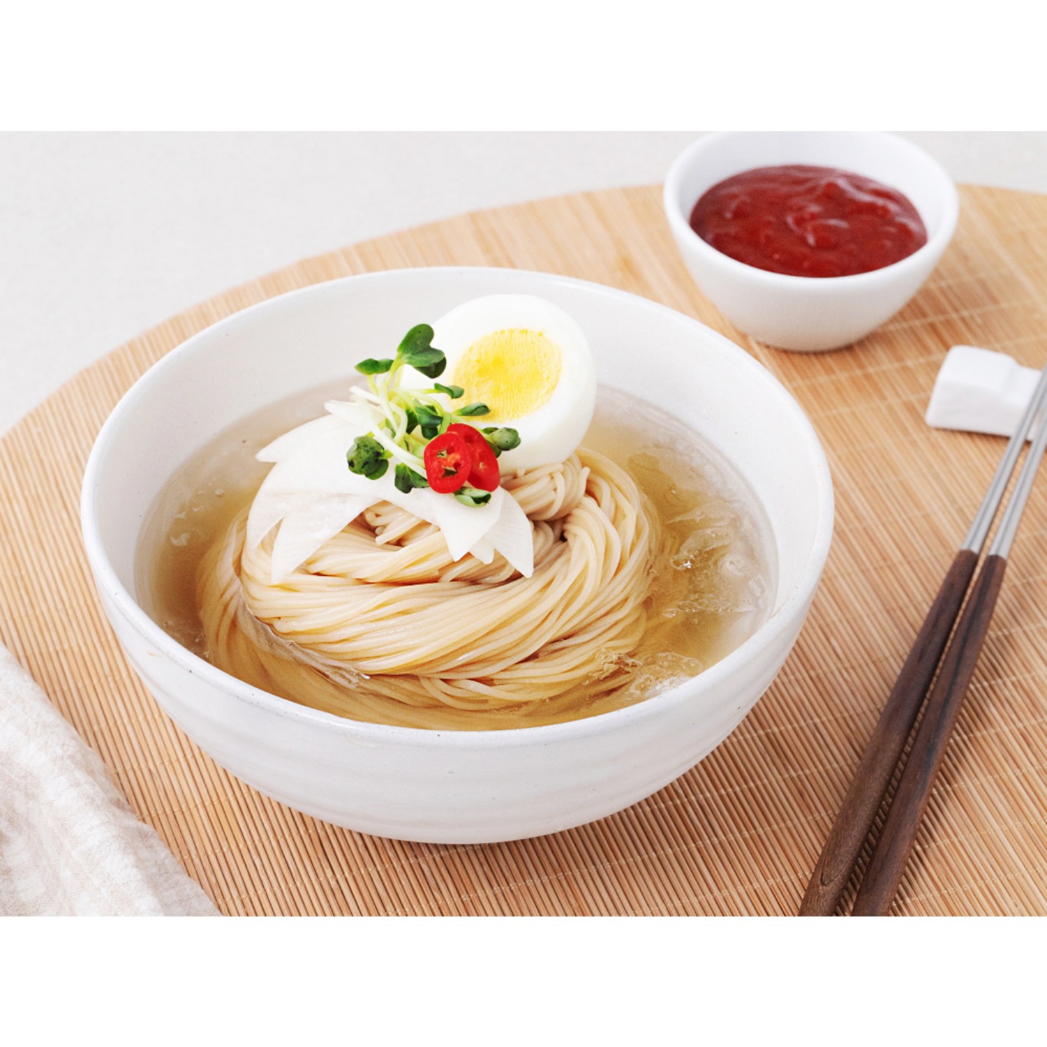 간편하게 즐기는 시원한 동치미맛 냉면