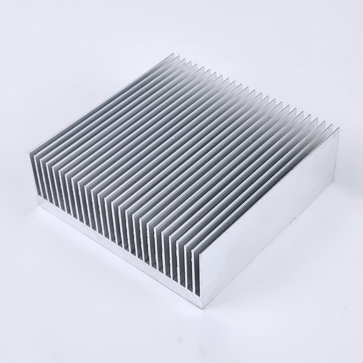 합리적인 가격으로 칩셋 발열을 해결하고 기기 성능을 향상시키는 알루미늄 히트싱크