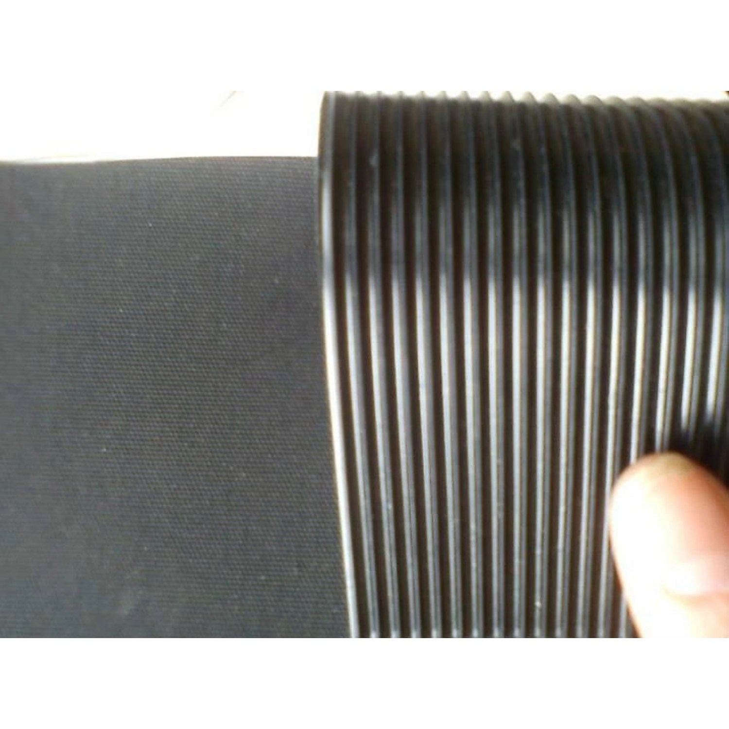 내구성 강화, 기능성 향상 - 골고무판 롤 검정