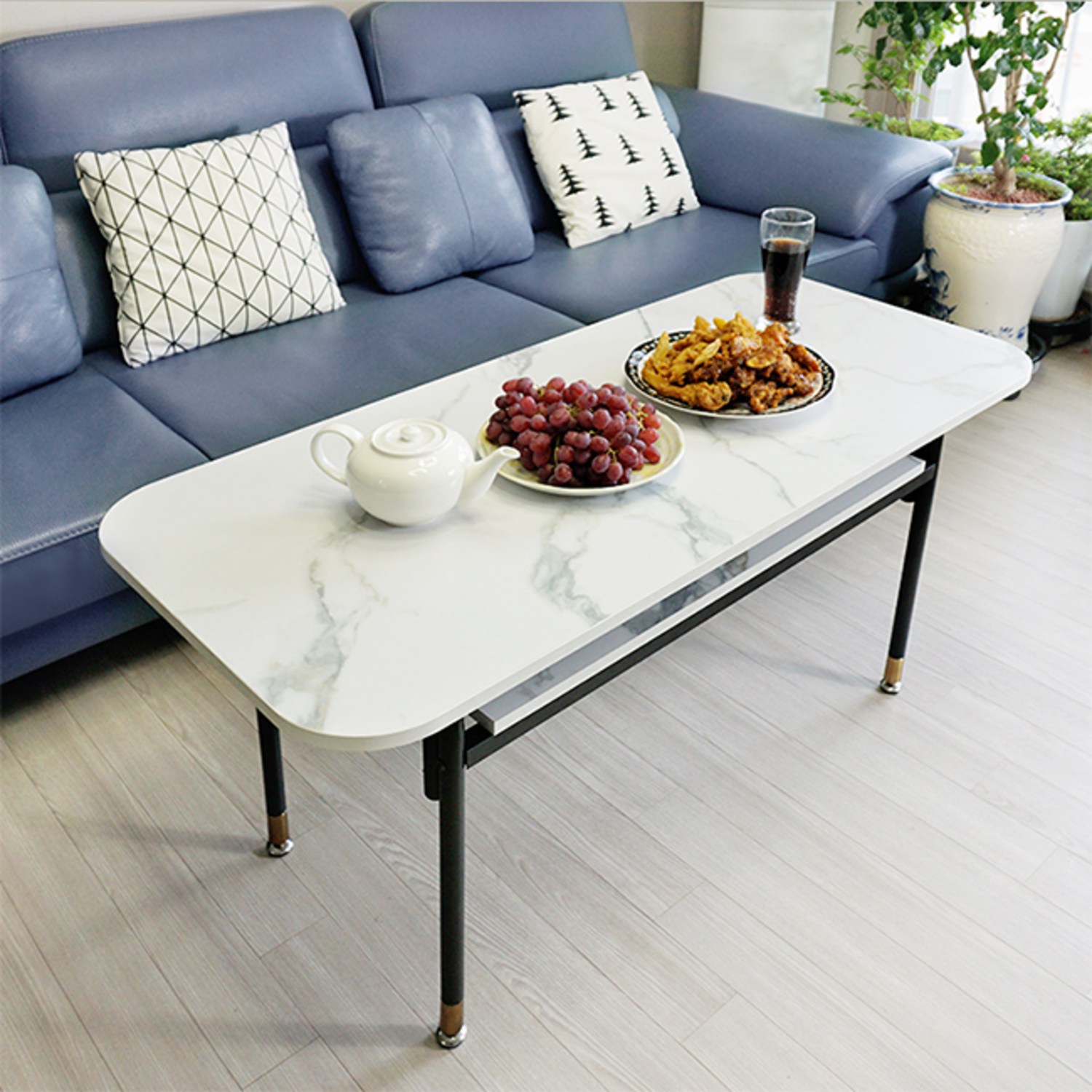 마블 홀릭! 디자인블레스 소파테이블로 공간에 예술을 더하세요.