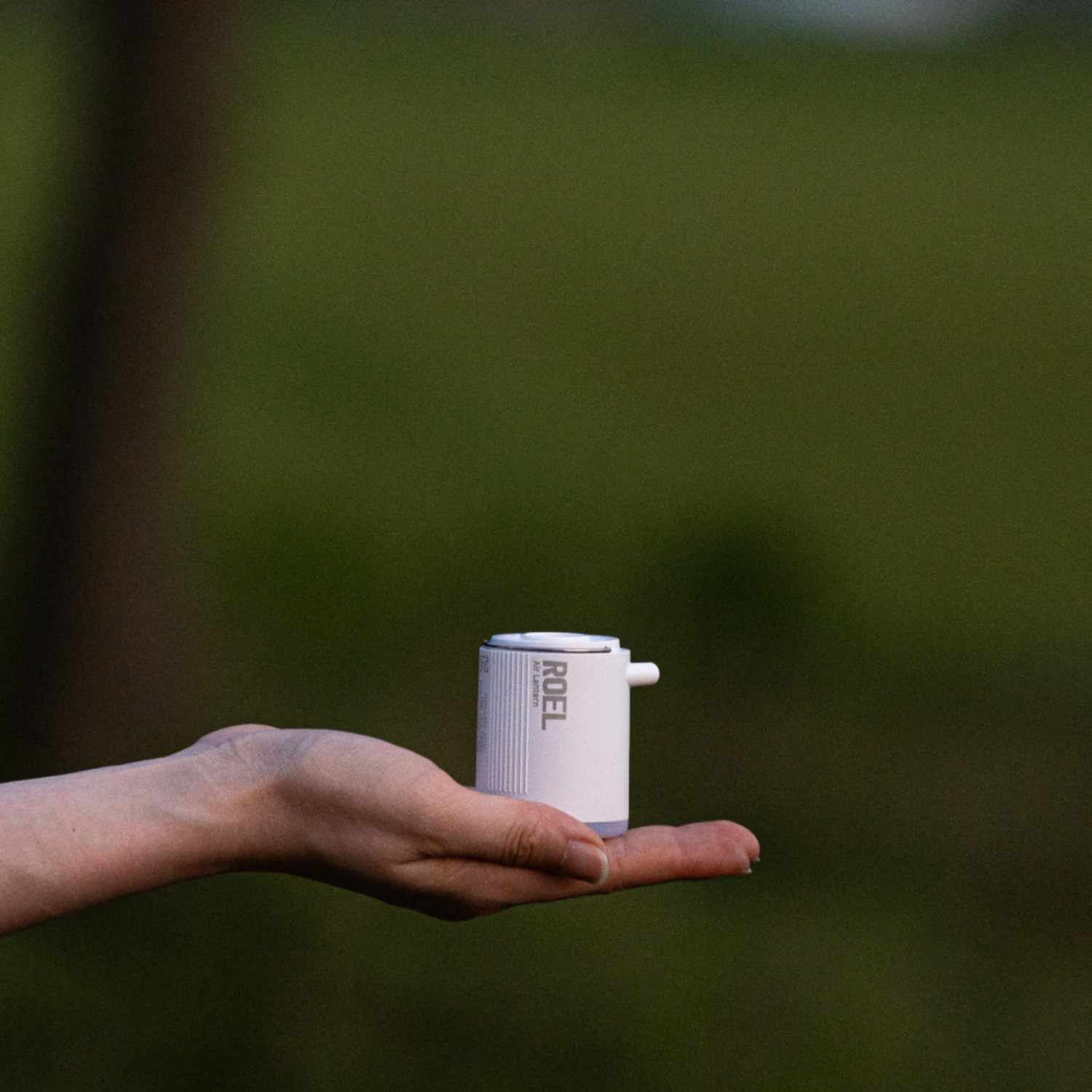 강력한 공기주입기와 휴대용 조명을 한 방에! 로엘전자 초소형 무선 에어펌프