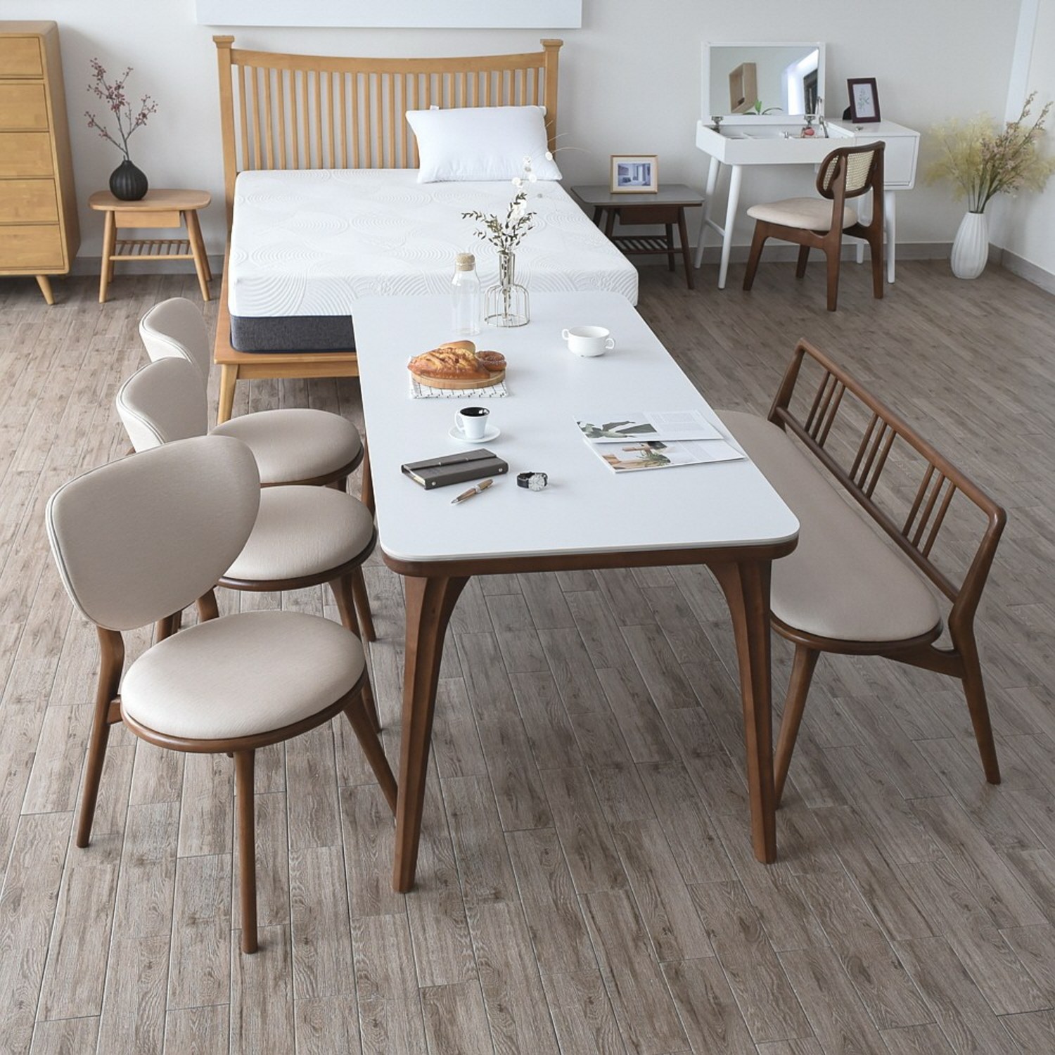 최고의 식사 공간을 위한 줄리아 세라믹 식탁세트: 스타일과 내구성의 완벽한 조화