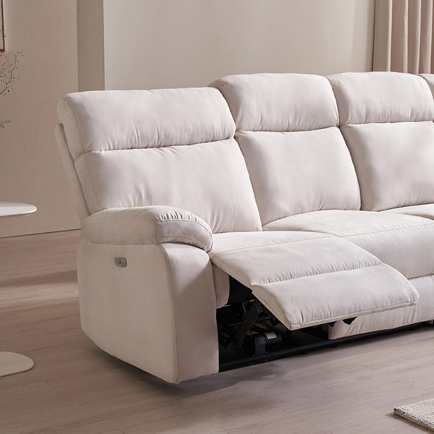 편안한 휴식과 세련된 스타일을 위한 베이슨 리클라이너 소파