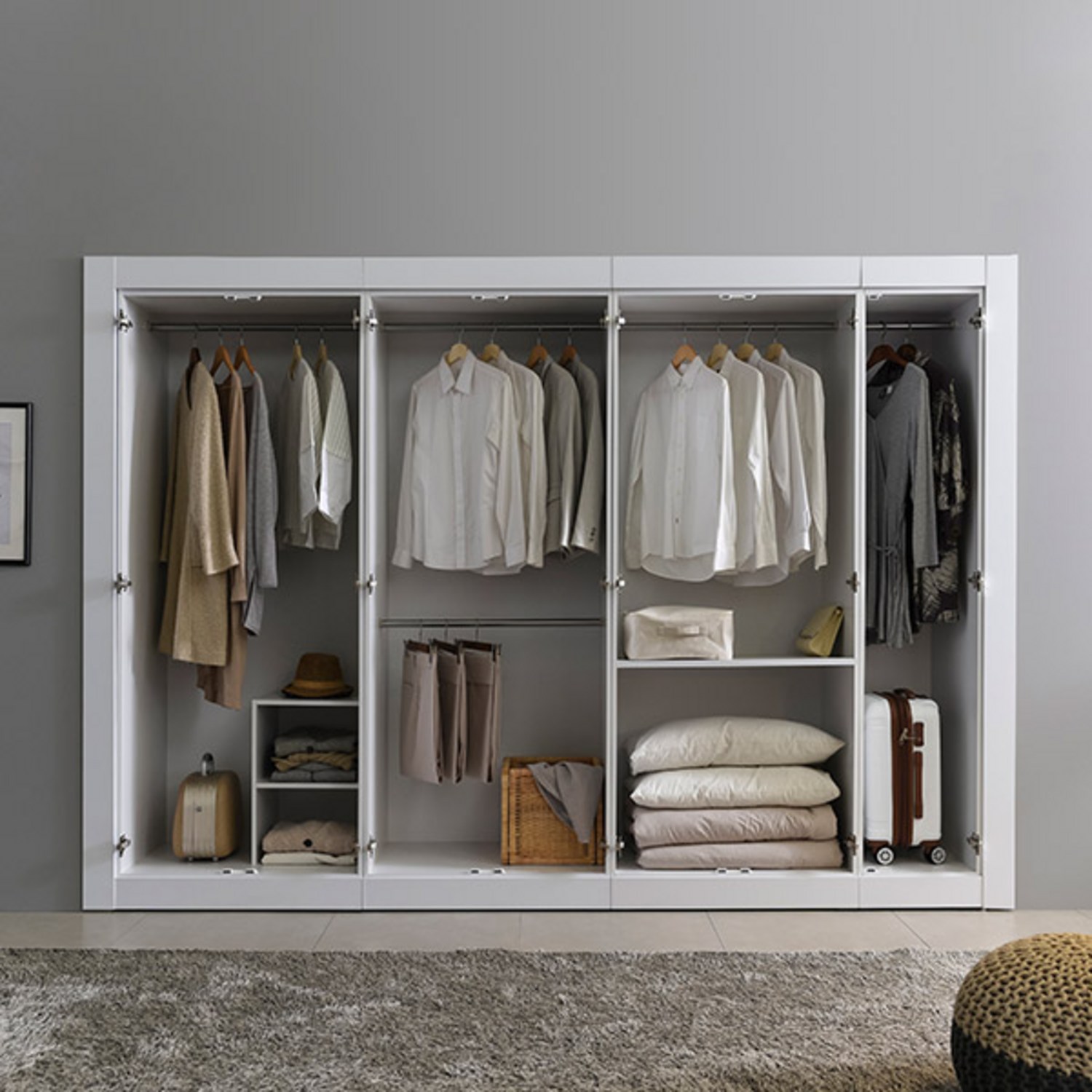 모던한 디자인과 실용성을 겸비한 장롱