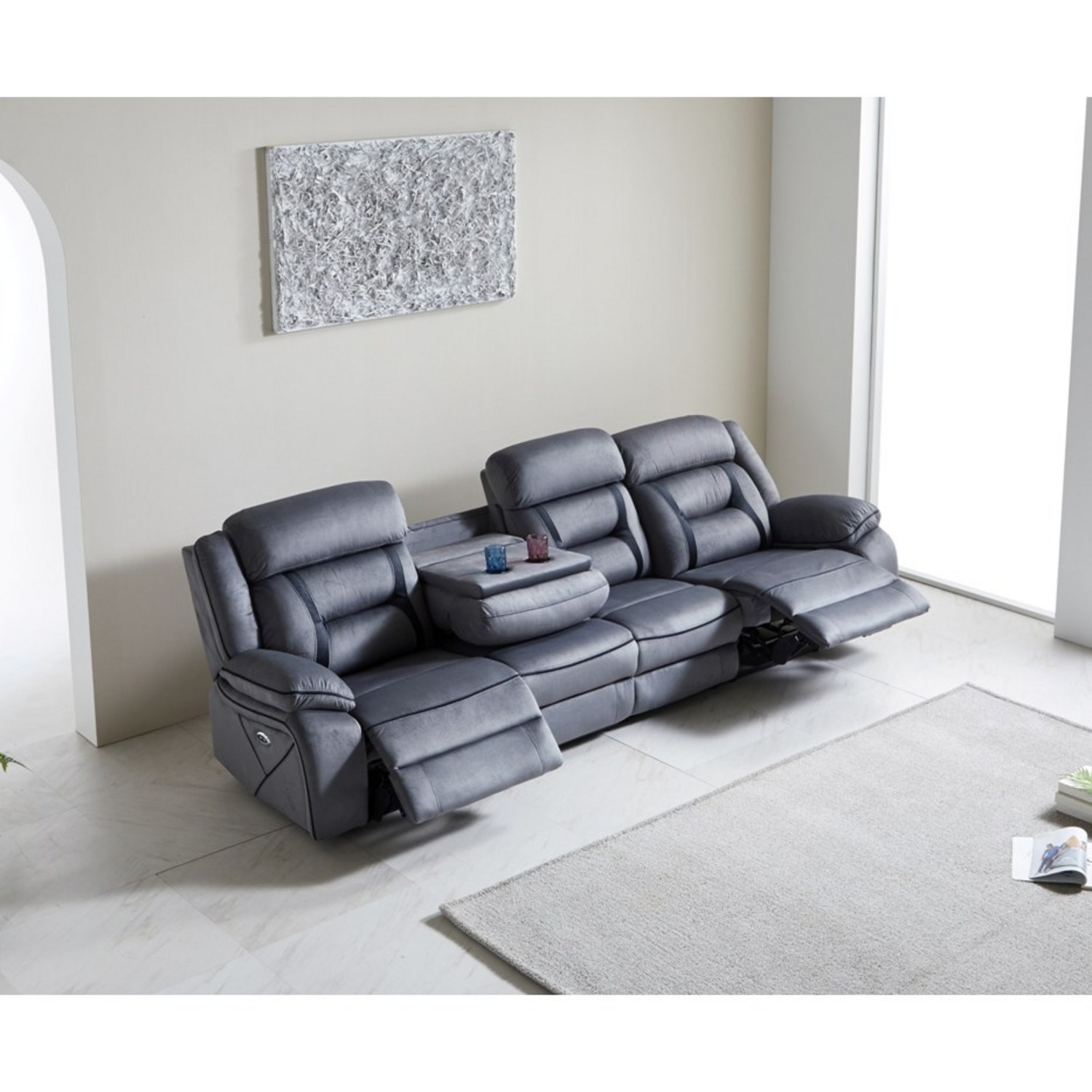 편안함과 편리함이 결합된 모던한 전동 리클라이너 소파