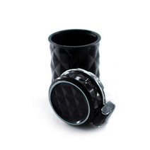 큐빅 재털이, 블랙