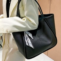 어반브로스 더풀문 URB 단추스카프 숄더백