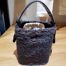 레코브 뽀글이 토트 크로스 가방