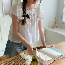 데이비 스퀘어넥 펀칭 프릴 크롭 블라우스 cpbl5140k34