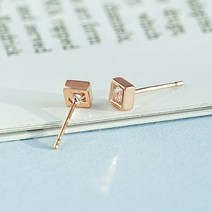 미미제이 여성용 14K 사각 크리스탈 금침 귀걸이