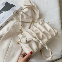 블루버킷 셔링 꼬임 스트랩 숄더백
