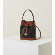 헤지스 블랙 H로고장식 소가죽 미니 캐쥬얼 복조리스타일 버킷백 (14 X 18 X 9)