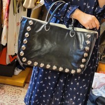 가다컴퍼니 MARC JACOBS 마크제이콥스 반구 스터드 토트백 #B856