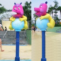 워터슬라이드 수영장 슬라이드 워터 미끄럼틀 물놀이 풀장 에어 스케치 유리 섬유 강화 플라스틱 스프레이 마을, 곰을 안고 물을 뿌린다.