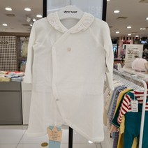 아가방 수성동아NC 2022FW 부드러운 모달소재의 무형광 여아배내가운