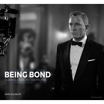 (영문도서) Being Bond: A Daniel Craig Retrospective Hardcover, Titan Books (UK), English, 9781789094404