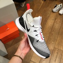 [이라운드몰][나이키]우먼스 프리 TR 8 트레이닝 슈즈(화이트)