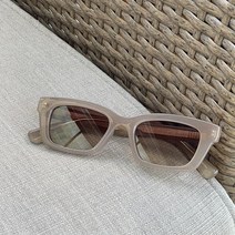 틴트 베이지 뿔테 선글라스 뮤뮤