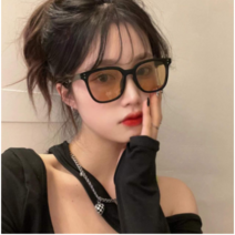 블랙테두리 다색 선글라스 여사각형 한국판 안경 패션인스 인플루언서 동그란 얼굴 레트로 패션 스트리트 샷 선글라스남