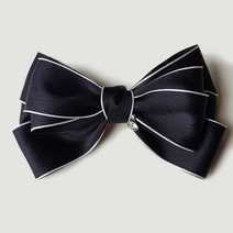 [블링살롱made/국내제작] 그레이스 엠보 새틴 엣지 라인 배색 3단 리본 자동핀 2컬러 골프 머리핀