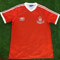 1979년 노팅엄포레스트 유니폼 상의 마킹 포함