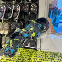 크록스 클래식 몬스터 프린트 클로그 키즈!! 206833-410