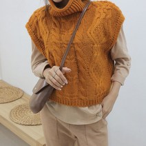 [랜덤플레이] 루즈핏 터틀넥 꽈배기 니트 베스트 조끼