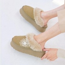 브이와이 VY 여자 페이크퍼 콘트라스트 꽃무늬 자수 슬리퍼