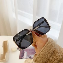 INS 새로운 대형 사각형 선글라스 여성 유행 사각형 둥근 얼굴 긴 얼굴 선글라스 조수 그물 빨간 안경 블랙의 어 버전