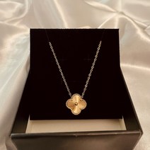 박스포함 h v 십자가 네잎 클로버 목걸이 귀걸이 팔찌 열쇠 써지컬 스틸 14k 18k 큐빅 캐럿 명품 데일리 선물 순은 순금 2주년 1주년 3주년 예순 기억에 남는 구씨