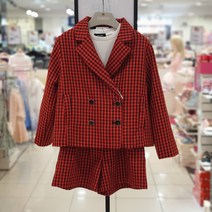 셀덴 [동아백화점 수성점] 봄신상 입학식 신학기룩 세련미로 뽐내자~~하운드 투스 체크 패턴 ~더블 버튼 크롭 자켓 EDJK21154+체크 주름 반바지 EDTA21151 바지세트