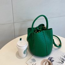 본베어마켓 양가죽 버킷백 원통형 미니 여성 숄더백