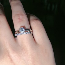 모이사나이트반지 테니스팔찌 귀걸이 목걸이 가드링 모이사나이트 이터니티 링 0.7 ct D 컬러 VVS1 선명도