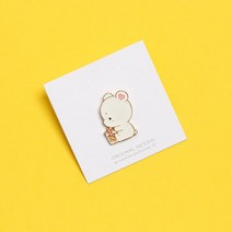 쥬스 마시는 곰돌이 뱃지