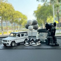 black k7 KWAS 카우스 피규어 자동차 인테리어 차량용 소품 대쉬보드 장식품 대쉬보드, 화이트 차량 모형+AJ+풍선+디퓨저, KAWS블랙