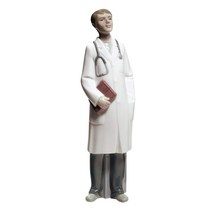 Nao by Lladro 야드로 나오 작은 조각상 남자 의사 Male Doctor 피겨린 도자기 인형