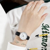 시험 시계 여성 중학생 한국어 버전의 간단한 삼림학과 대학 스타일의 작은 신선한 복고풍 홍콩 스타일의 레저 문학 및 예술