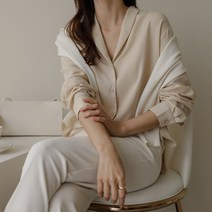숄카라블라우스