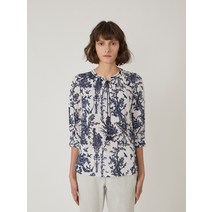 올리비아로렌 올오버프린트 술장식 블라우스 VVCNLYM4311