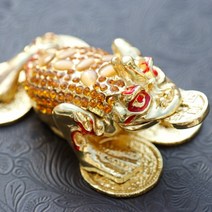 쿠칭아일랜드 액막이 보석 삼족두꺼비 금두꺼비 풍수 장식 소품, 옐로우