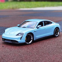 포르쉐 타이칸 터보S 1:24 Taycan Turbo S 다이캐스트 자동차 차량 모형 피규어 웰리 장난감 모형 카푸어 합금 메탈, C