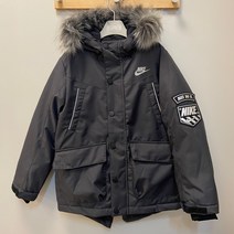 플레이키즈프로 나이키키즈 2021 겨울신상! 허벅지까지 오는 기장감으로 편하고 다운소재로 따뜻하게**퍼후드미드다운점퍼(105~130)_NC순천