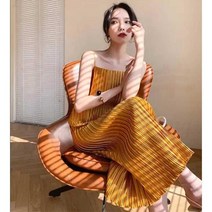 지9차이나 원 숄더 루즈 플리츠 서스펜더 롱 원피스