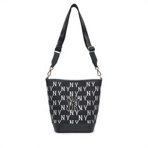 빅 클래식 모노그램 자카드 뉴 버킷백 NY Black